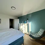 Apartment Popular By Hello